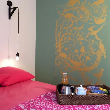 Denis & Virginie - Chateau A Pied - Parking Gratuit 住宿加早餐酒店