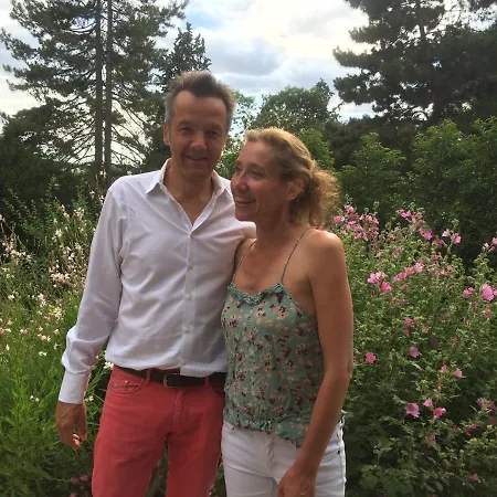 Denis & Virginie - Chateau A Pied - Parking Gratuit 住宿加早餐酒店