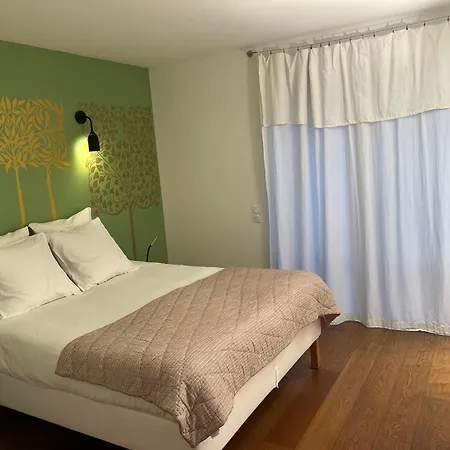 Denis & Virginie - Chateau A Pied - Parking Gratuit Bed & Breakfast 3*