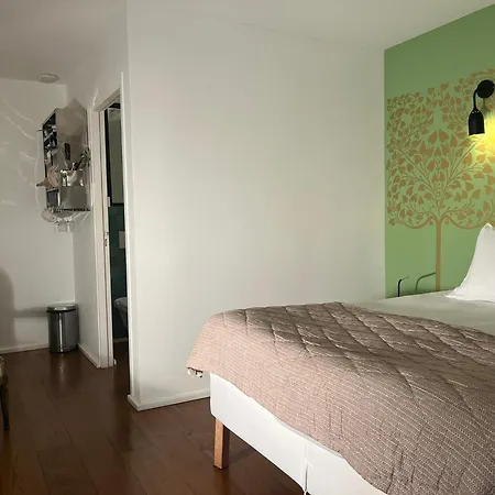 Bed & Breakfast Denis & Virginie - Chateau A Pied - Parking Gratuit Versailles